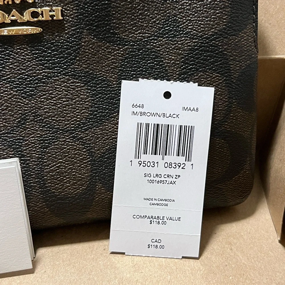 Brand New Coach Large Wristlet! - Picture 4 of 7